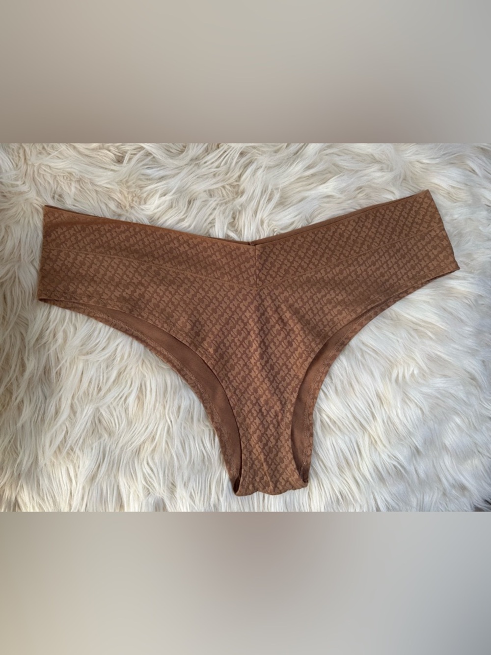 SKIMS Brown Seamless V‑Cut Bikini Panty